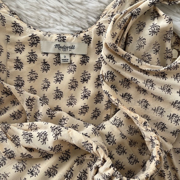 Madewell Sun Isle Moroccan Floral Cream Print
Twisted Straps Silk Dress - Picture 5 of 6